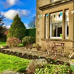 Carlton Lodge
