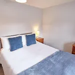Host & Stay - Buckingham Square