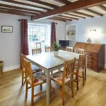 Host & Stay - Buckingham Square