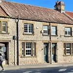 The Old Post Office - Central Helmsley With Parking