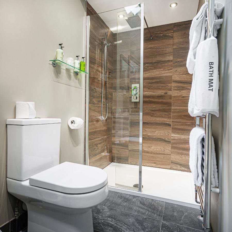 The Feathers Hotel 4*