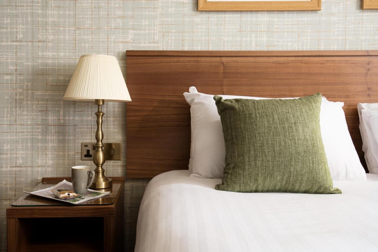 Inn The Black Swan - The Collection Group 4*
