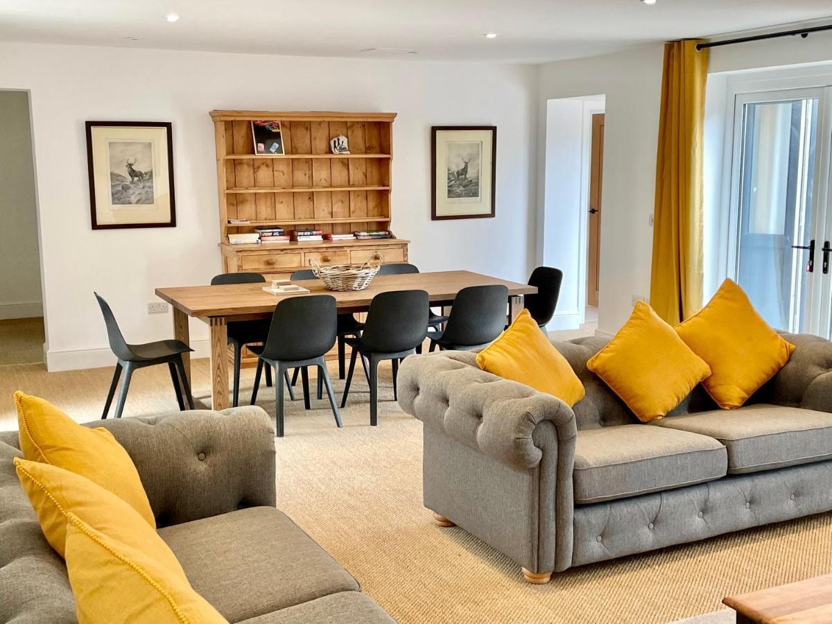 Rye Court - Stunning In With Parking