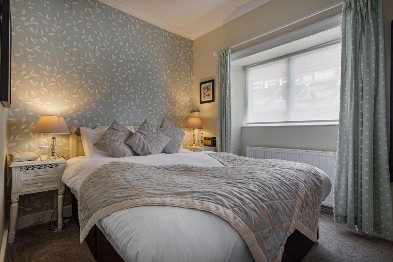 Hotel The Feathers 4*