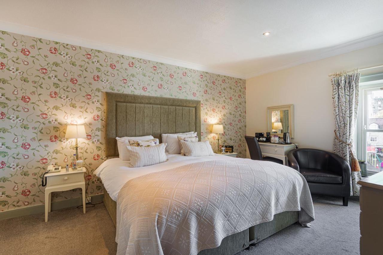 Hotel The Feathers 4*