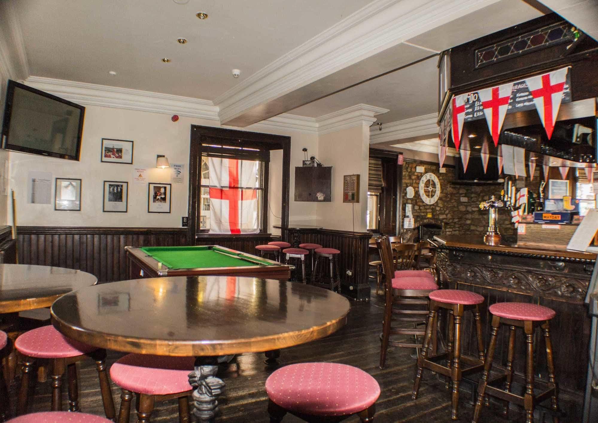 The Royal Oak 3*